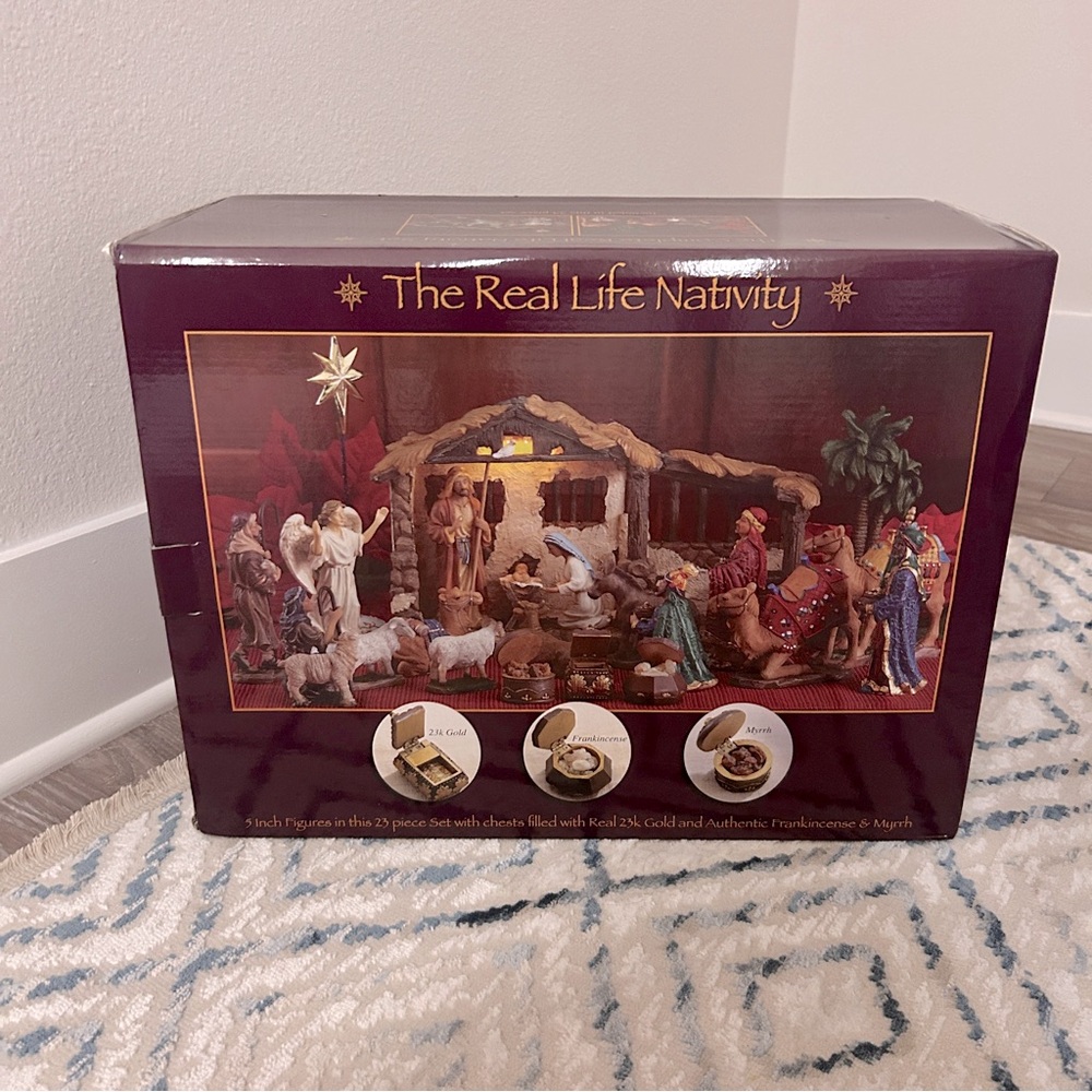 Brand new - 23 piece set- Nativity